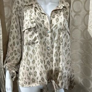Chico’s soft leopard long sleeve button up blouse with front pocket